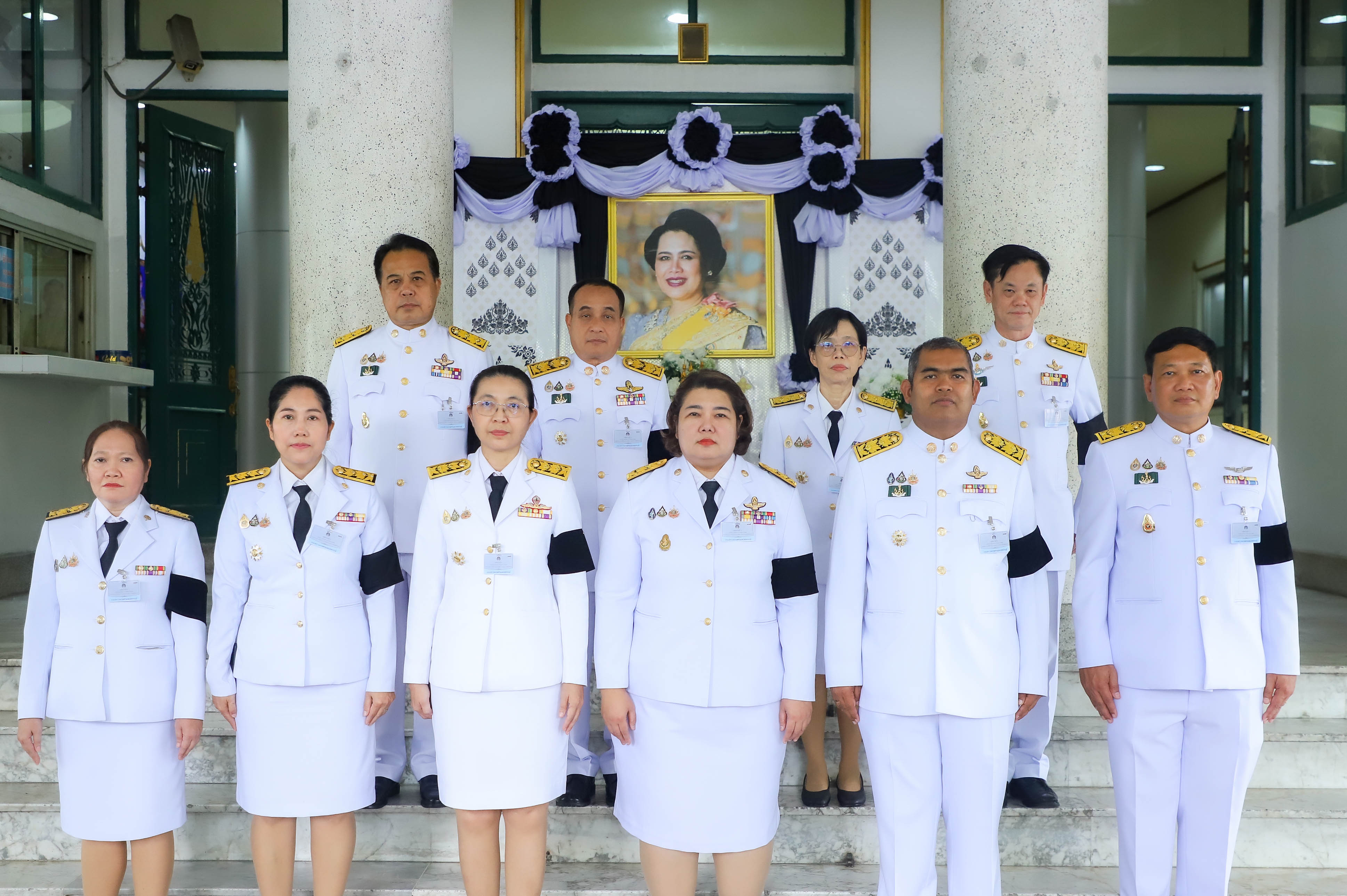 title - ส.ป.ก. ร่วมเข้าเฝ้าฯ รับเสด็จพระพิธีธรรมสวดพระอภิธรรมพระบรมศพ สมเด็จพระนางเจ้าสิริกิติ์ พระบรมราชินีนาถ พระบรมราชชนนีพันปีหลวง